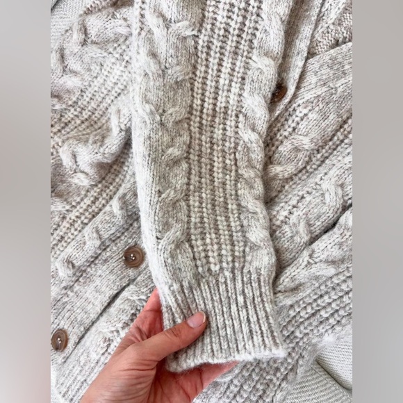 Cable Knit Cocoon Cardigan Jenni Kayne Oatmeal - Picture 4 of 4